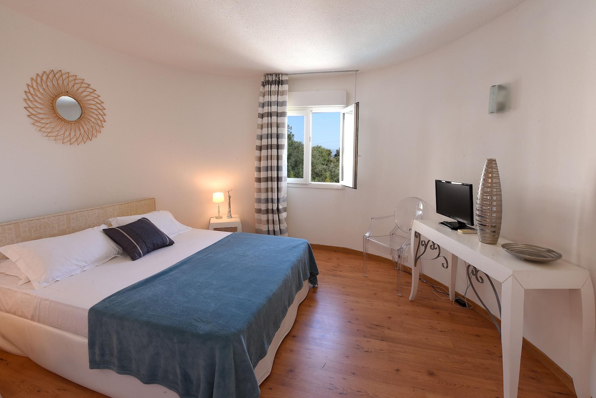 Hotel Le Tilbury Порто-Веккьо Экстерьер фото