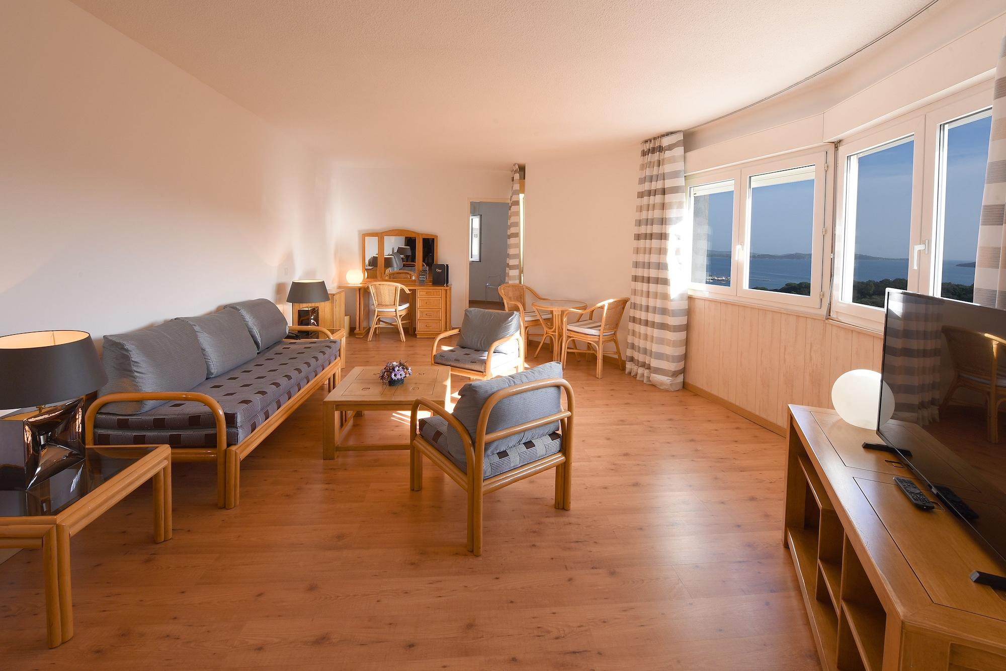 Hotel Le Tilbury Порто-Веккьо Экстерьер фото