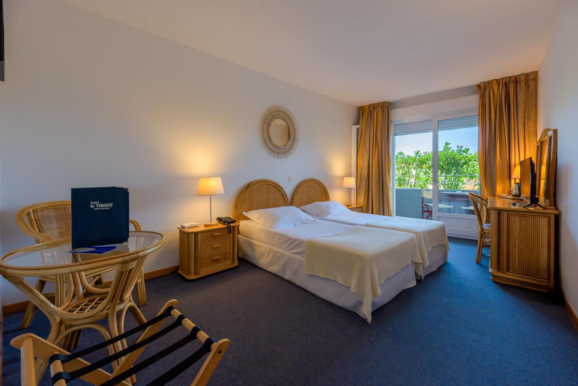 Hotel Le Tilbury Порто-Веккьо Экстерьер фото