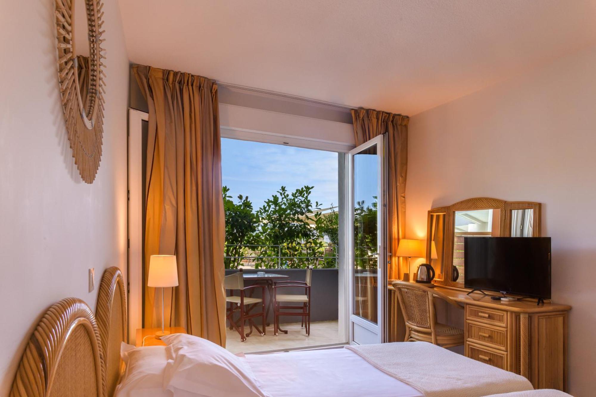 Hotel Le Tilbury Порто-Веккьо Экстерьер фото