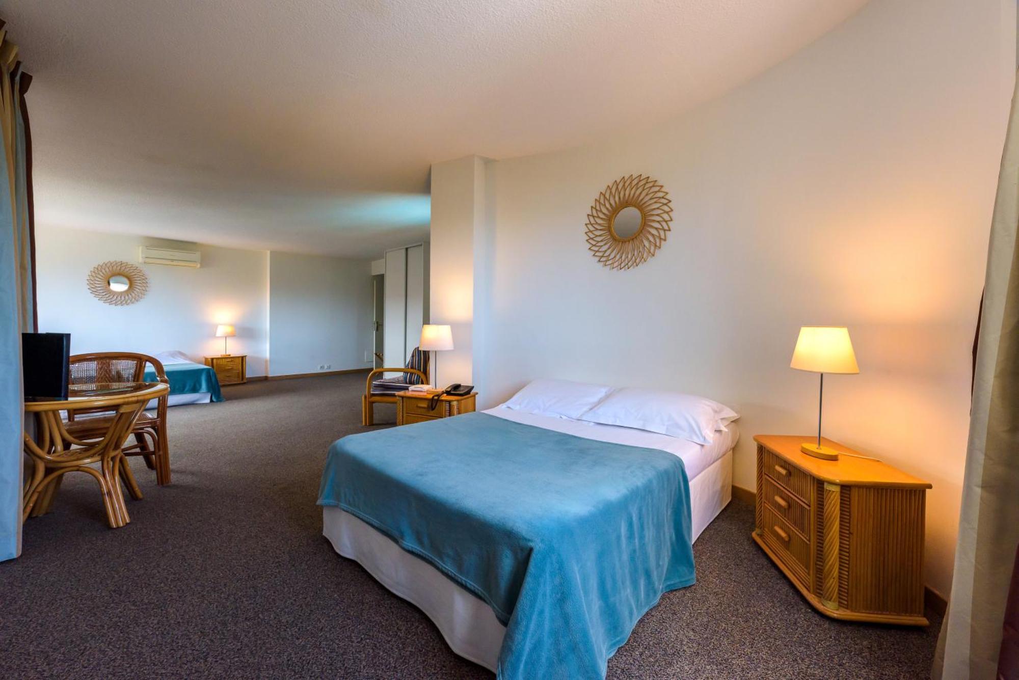 Hotel Le Tilbury Порто-Веккьо Экстерьер фото