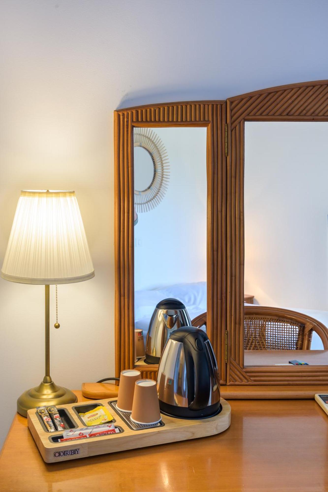 Hotel Le Tilbury Порто-Веккьо Экстерьер фото