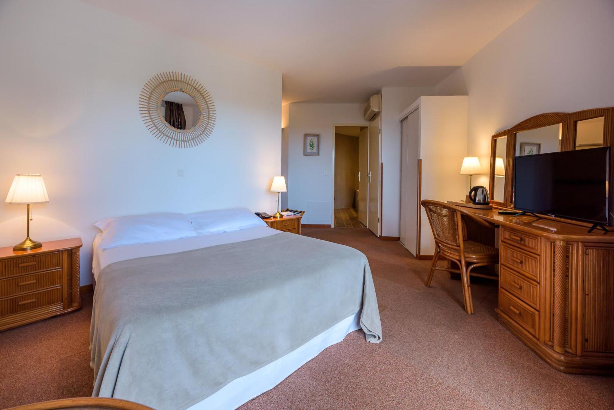 Hotel Le Tilbury Порто-Веккьо Экстерьер фото