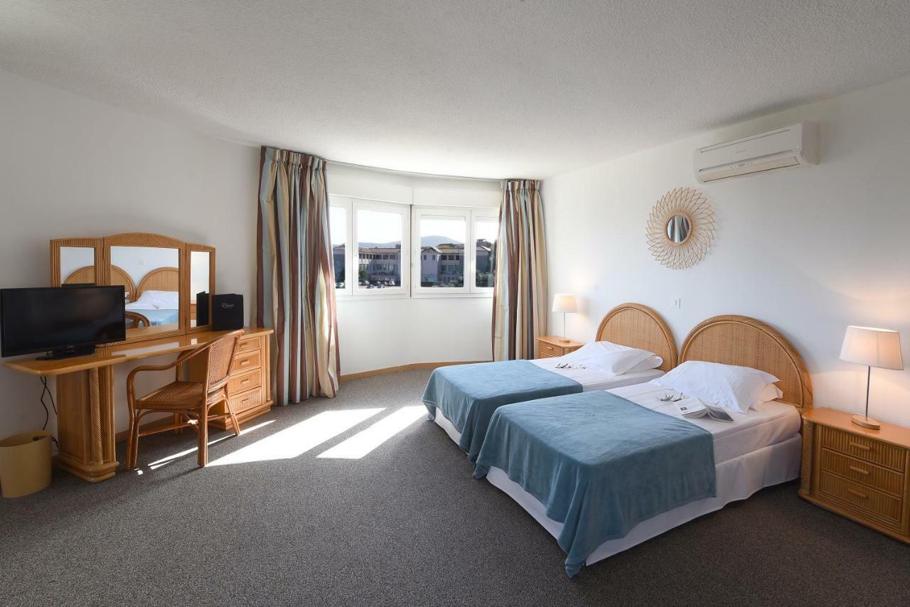 Hotel Le Tilbury Порто-Веккьо Экстерьер фото